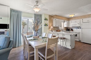 Condo, 3 Bedrooms | Private kitchen | Fridge, microwave, oven, coffee/tea maker