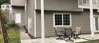 Private MIL Apartment in Serene Pacific Northwest Setting