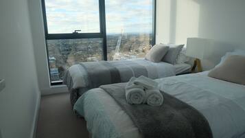 Appartement Deluxe, 2 chambres, balcon, vue colline | 2 chambres, draps en coton égyptien, literie de qualité supérieure