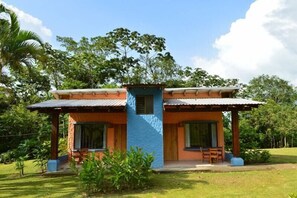 Bungalow | Una cassaforte in camera, ferro/asse da stiro, Wi-Fi gratuito, lenzuola