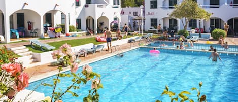 Children’s play area – outdoor