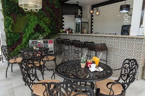 Dining - Central (Sunny Beach)