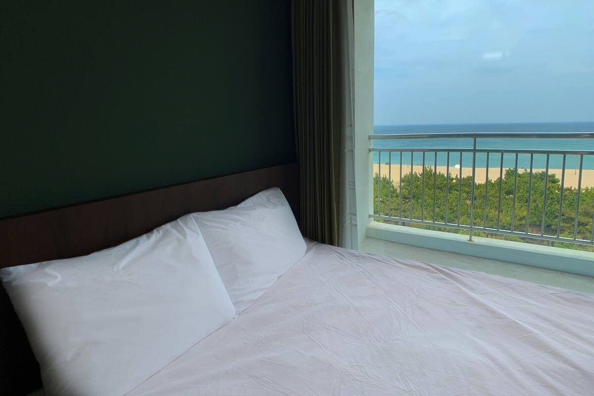 Standard Room, Ocean View | Blackout drapes, WiFi (free)