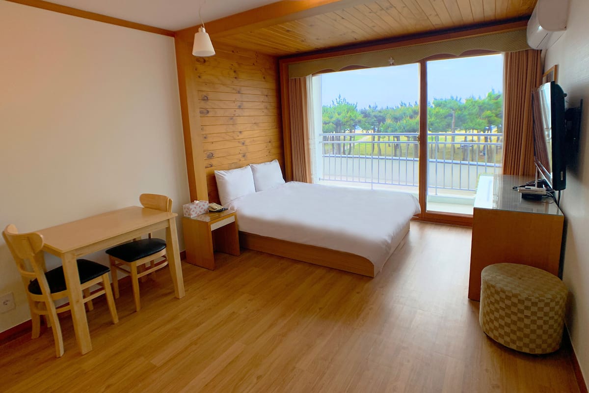 Standard Room (2 FL) | Blackout drapes, WiFi (free)