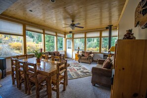 House, Mountain View, Mountainside | In-room dining