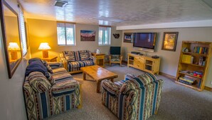 House, Mountain View, Mountainside | Living area - Creekside by Mount Majestic (Brighton)