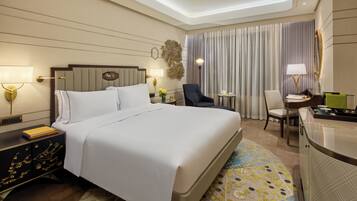 Quarto luxo, 1 cama King | 1 quarto, roupas de cama premium, edredons de pluma, frigobar