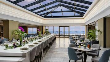 Breakfast, lunch, dinner served; pool views