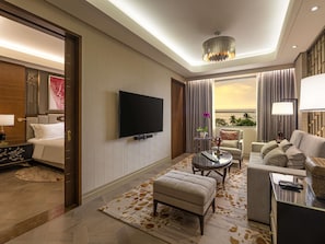 Executive Suite, 1 King Bed, Club Lounge Access, Bay View | 1 bedroom, premium bedding, down comforters, minibar - Admiral Hotel Manila - MGallery Collection (Manila)