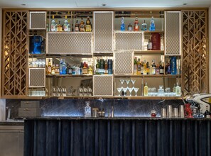 2 bars/lounges, rooftop bar - Admiral Hotel Manila - MGallery Collection (Manila)