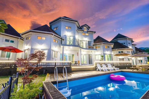 Front of property - evening/night