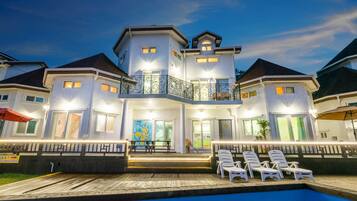 Front of property - evening/night