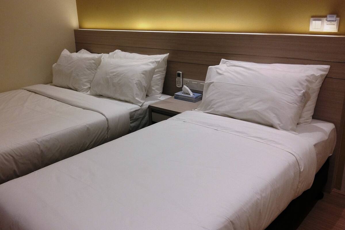 Triple Room | Desk, iron/ironing board (on request), free WiFi