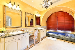 Deluxe Villa, 4 Bedrooms | Minibar, in-room safe, desk, blackout drapes