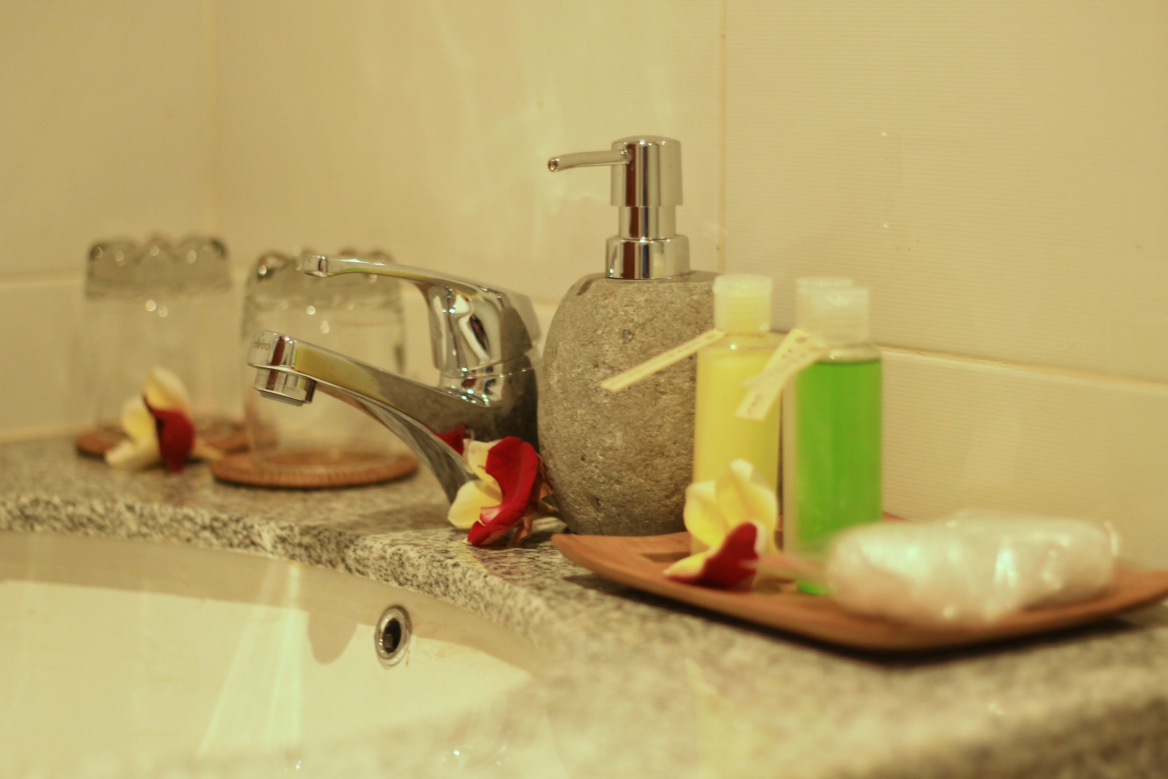 Bathroom amenities