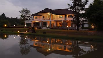 6 Bedrooms House - Palmfah Building | Cortinas blackout y wifi gratis