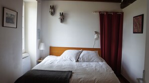 3 室のベッドルーム、アイロン / アイロン台、旅行用ベビーベッド、WiFi (無料)