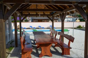 屋外ダイニングエリア