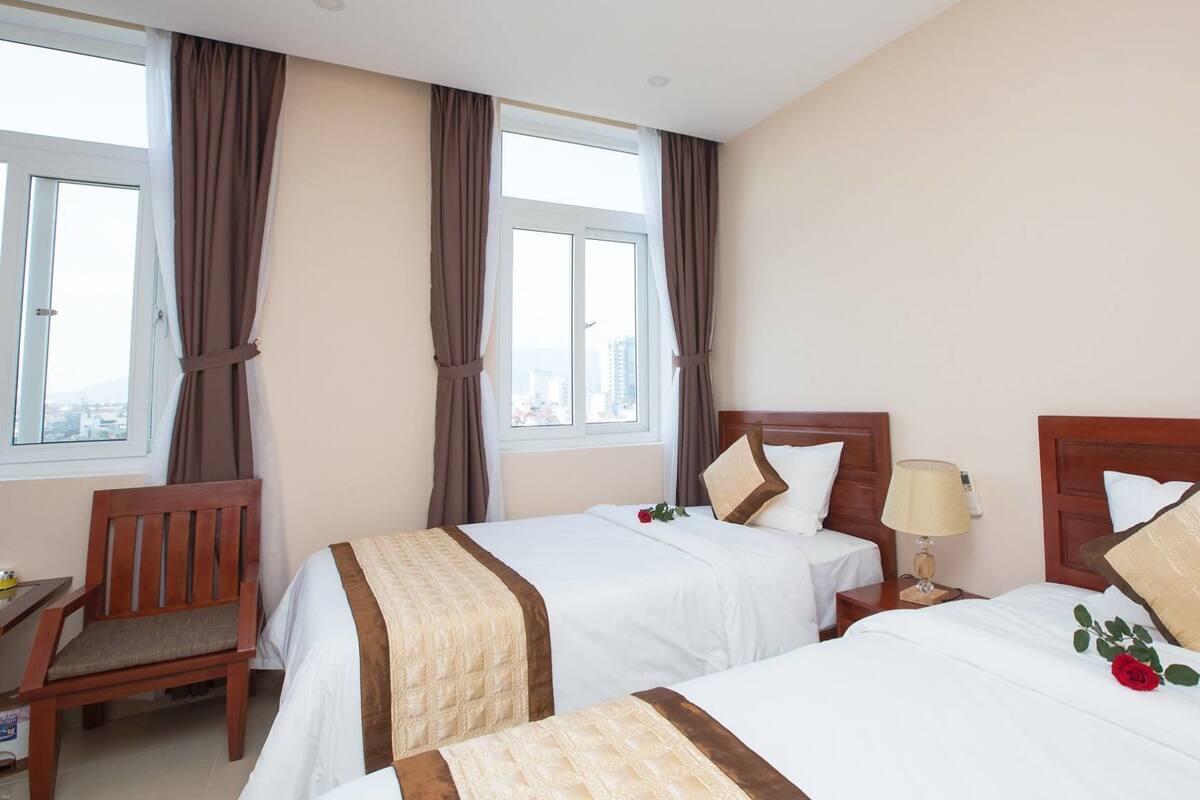 Minibar, desk, soundproofing, free WiFi