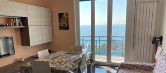 Arcobaleno Apartament  500 meters from the sea.