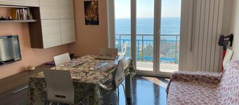 Arcobaleno Apartament  500 meters from the sea.