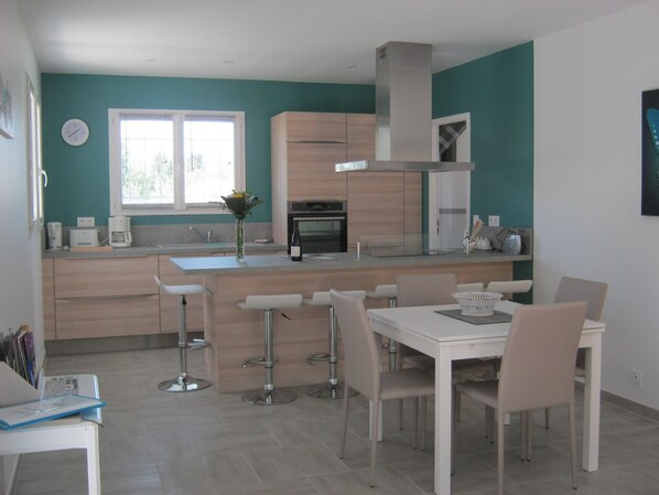 Dining - Detached villa with *** rating and air conditioning and views of the Luberon (Robion)