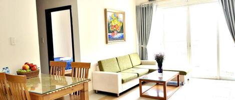 TV, DVD player, books, stereo