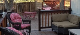 Come for the weekend or stay for months! Cozy and Secluded Hideaway. 