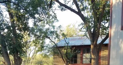 Come for the weekend or stay for months! Cozy and Secluded Hideaway.