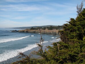 ビーチの近く、サンラウンジャー、ビーチタオル