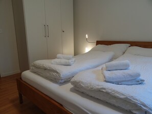 2 bedrooms, iron/ironing board, free WiFi, bed sheets