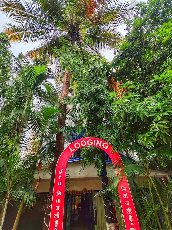 Restaurant - Hotel Geetanjali St Bus Stand Panvel (Panvel)