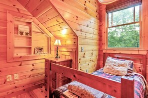 4 slaapkamers, een strijkplank/strijkijzer, gratis wifi, beddengoed