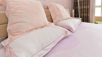 Apartment, Bergblick | Schreibtisch, kostenloses WLAN