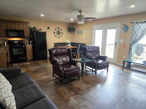 Smart TV, fireplace, DVD player, stereo