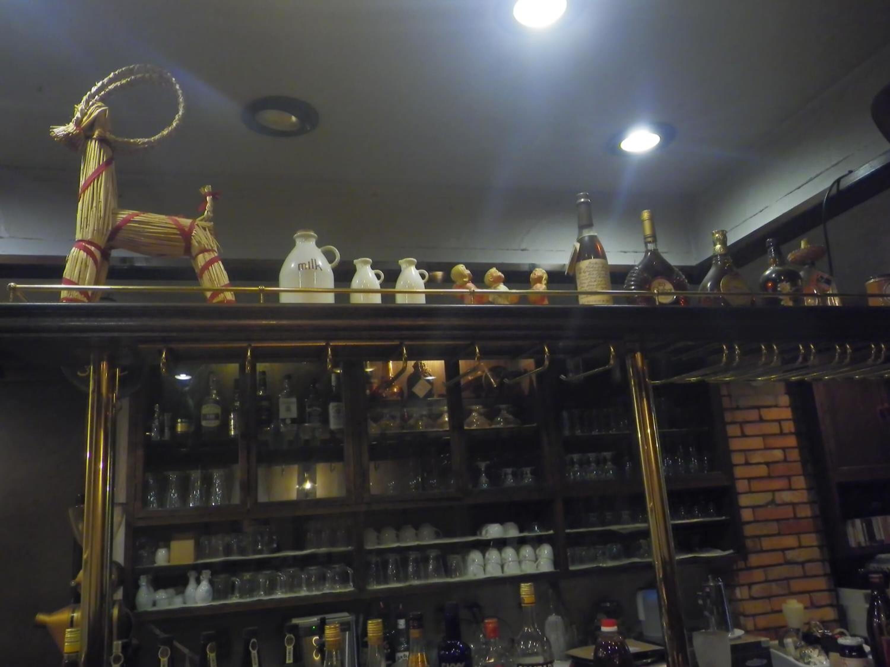 Bar (trong khuôn viên)