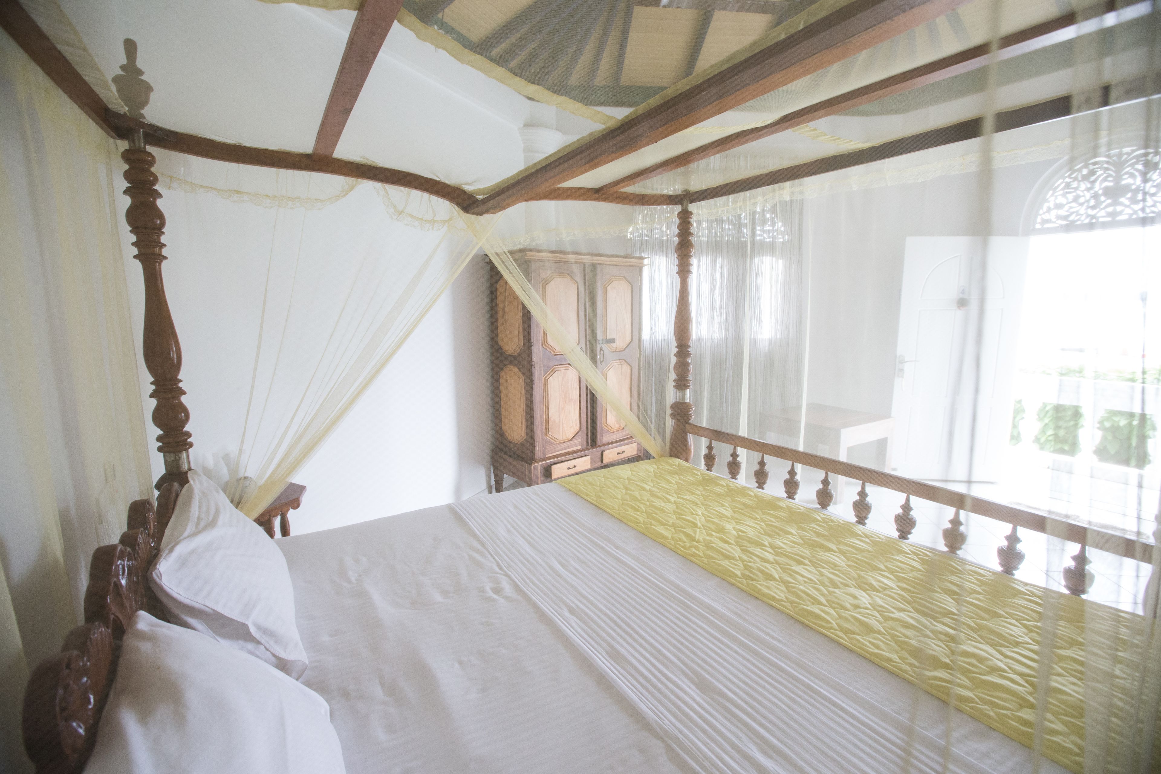 bungalow | in-room safe, desk