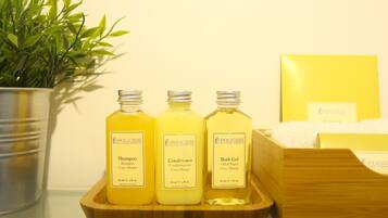 Douche, serviettes fournies