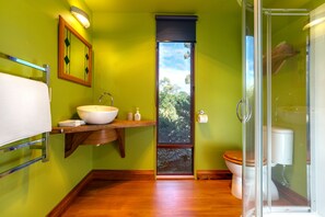 Nature's Retreat | Bathroom