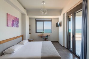 4 bedrooms, in-room safe, iron/ironing board, travel crib