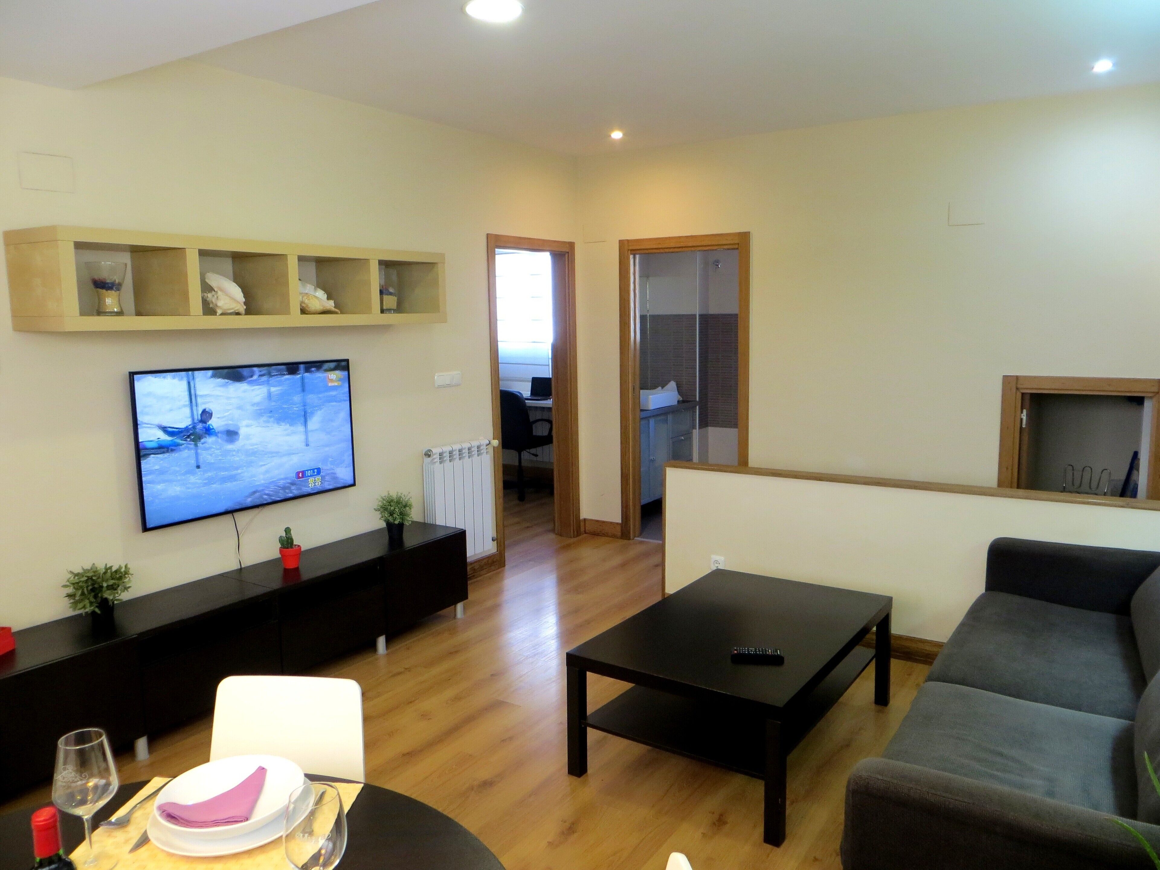 Smart-tv, een dvd-speler en boeken