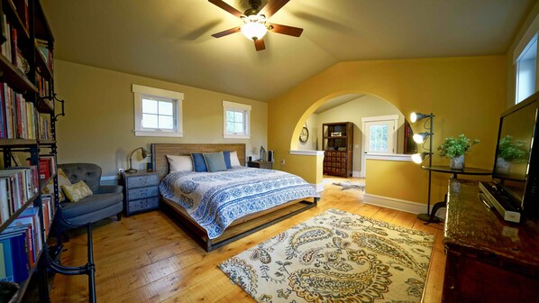 5 Schlafzimmer, Schreibtisch, Bügeleisen/Bügelbrett, kostenloses WLAN