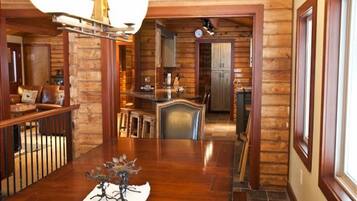 Traditional House, 4 Bedrooms, Mountain View, Mountainside | 1 bedroom, free WiFi