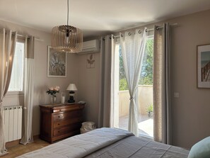 3 bedrooms, iron/ironing board, free WiFi, bed sheets