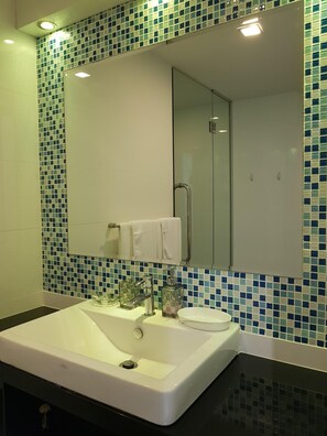 Shower, hair dryer, towels - Super-clean Penthouse (WIFI) - Luxury Pad with everything for the vacation (Koh Samui)