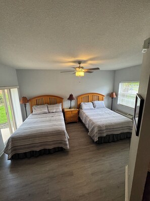 2 chambres, fer et planche à repasser, Wi-Fi gratuit, draps fournis