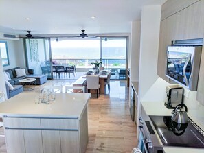 Balcony - Ultimate ocean views! Beautiful condo with private beach access, pools, gym (Huatulco)
