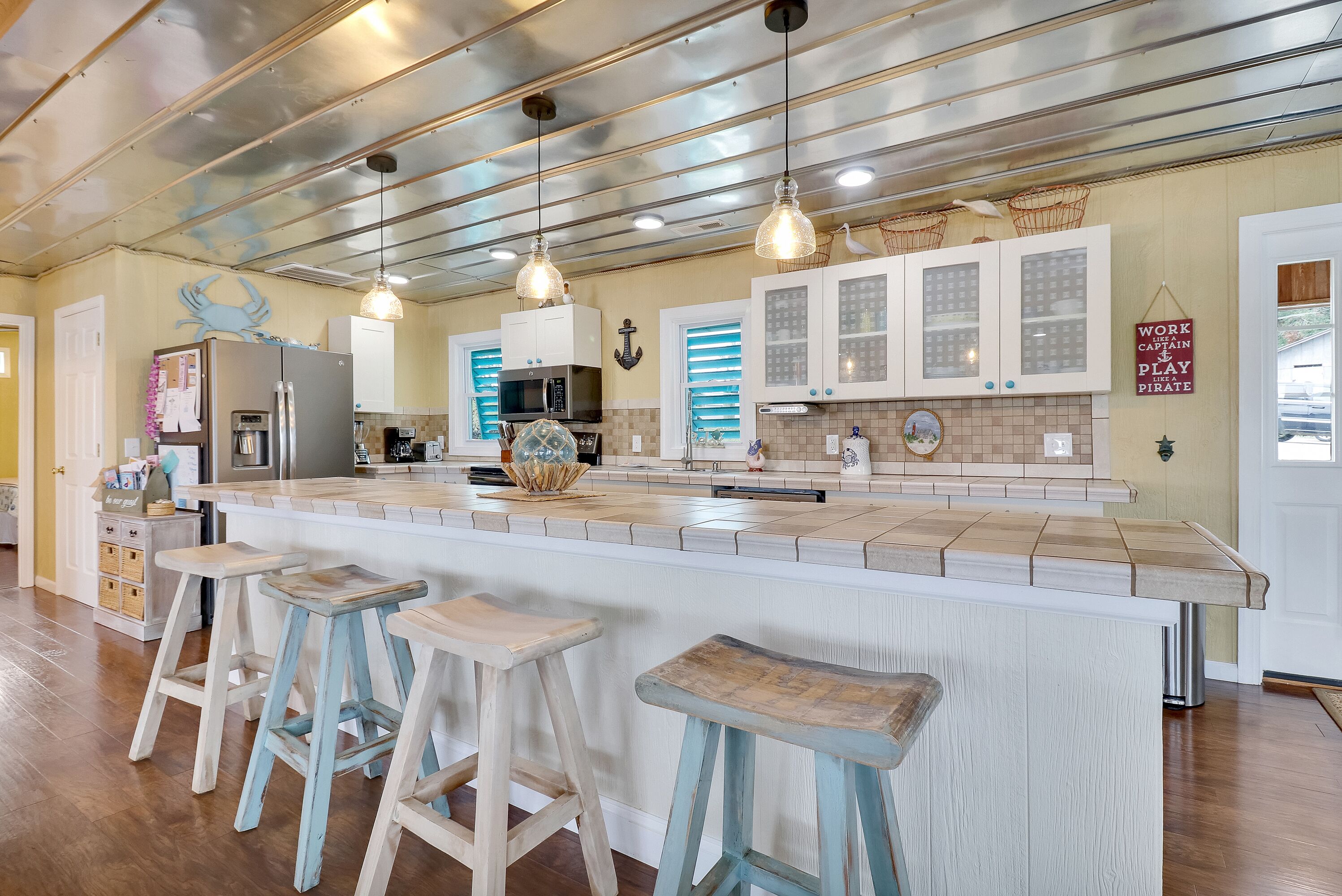 冰箱、微波炉、烤箱、炉灶