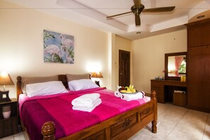Casa (Holiday) | 2 quartos, cofres nos quartos, escrivaninha