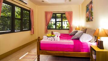 2 bedrooms, in-room safe, desk, iron/ironing board